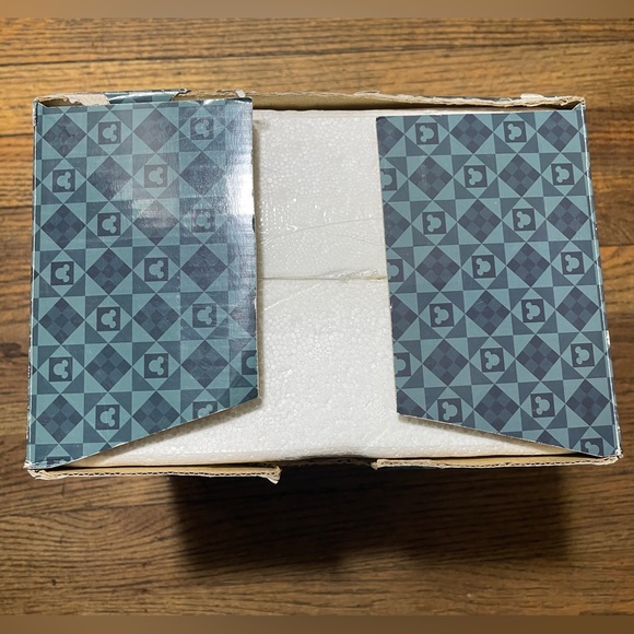 Disney Traditions Mickey & Minnie Mouse Christmas Decor - Picture 6 of 10